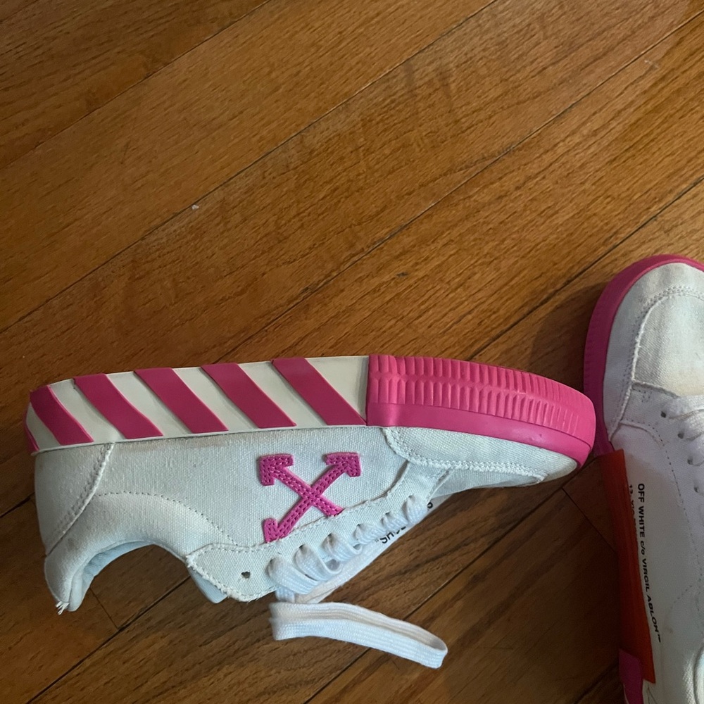 Off-White Sneakers in Pink and White - Picture 9 of 10